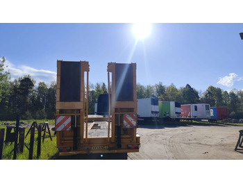 Puspiekabe zema profila platforma