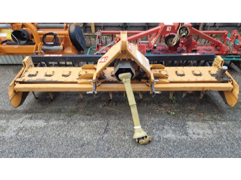 Vertikālā augsnes frēze