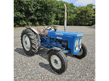 Traktors FORDSON