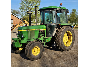 Traktors JOHN DEERE 2040