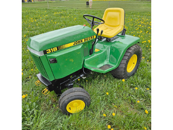Komunālais traktors JOHN DEERE