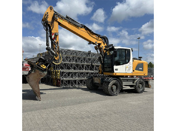 Riteņu ekskavators LIEBHERR A 918