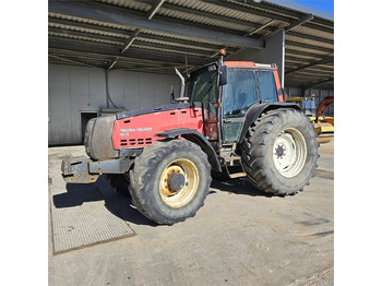 Traktors VALTRA 8450