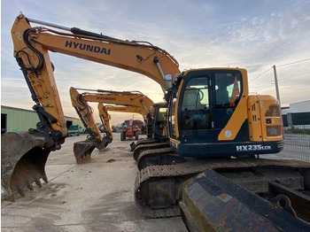 Kāpurķēžu ekskavators HYUNDAI