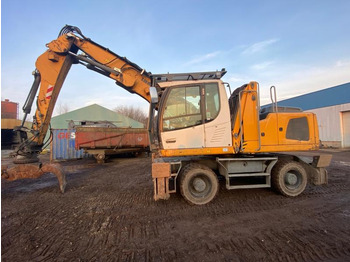 Atkritumu iekrāvējs LIEBHERR LH 22
