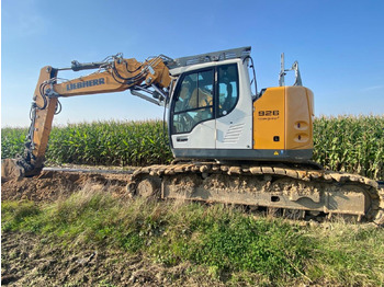 Kāpurķēžu ekskavators LIEBHERR R 926