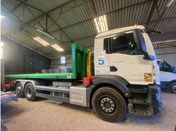 Pacēlājs ar āķi MAN TGS 26.440