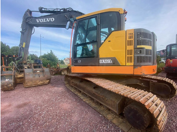 Kāpurķēžu ekskavators VOLVO ECR235EL
