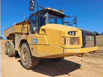 Artikulētias pašizgāzējs CATERPILLAR 730