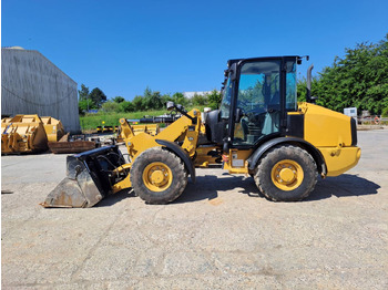 Riteņu iekrāvējs CATERPILLAR 906M
