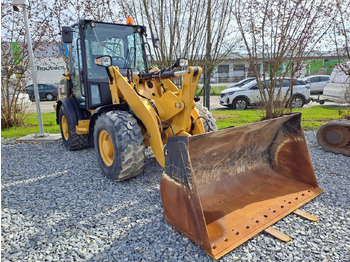 Riteņu iekrāvējs CATERPILLAR 906M