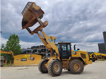 Riteņu iekrāvējs CATERPILLAR 926M
