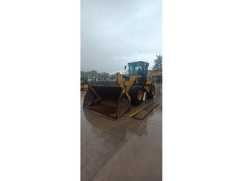 Riteņu iekrāvējs CATERPILLAR 930M