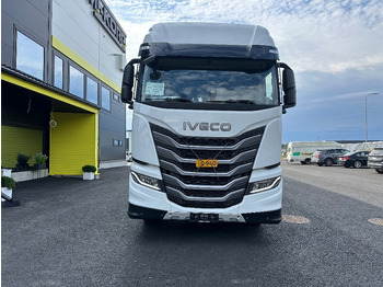 Jaunā Šasija kravas automašīna Iveco S-Way AS26S50 NP 2xLNG 6x2*4: foto 2 Jaunā Šasija kravas automašīna Iveco S-Way AS26S50 NP 2xLNG 6x2*4: foto 2