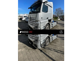 Vilcējs MERCEDES-BENZ Actros 1848