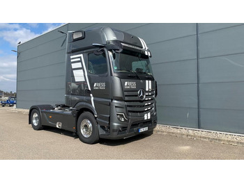Vilcējs MERCEDES-BENZ Actros