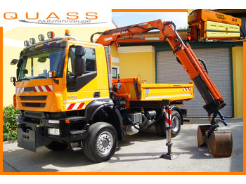 Kravas auto ar manipulatoru IVECO Trakker
