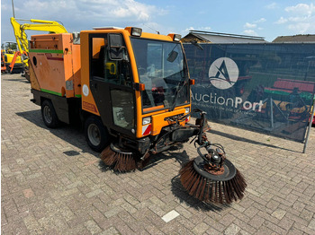 Ielu tīrīšanas mašīna Bucher CityCat 2000: foto 4
