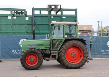 Traktors FENDT Farmer 300
