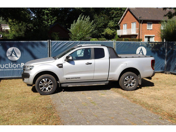 : fotogrāfija galvenē