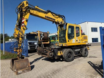 Riteņu ekskavators LIEBHERR A 900