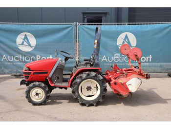 Traktors Yanmar: foto 2