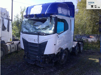 Vilcējs IVECO S-WAY