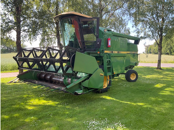 Labības kombains JOHN DEERE