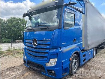 Vilcējs MERCEDES-BENZ Actros 1848
