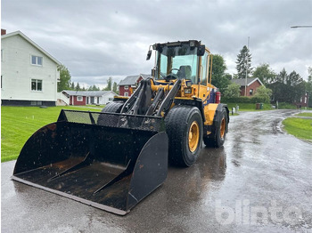 Riteņu iekrāvējs VOLVO L70D