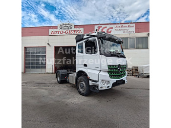 Vilcējs MERCEDES-BENZ Arocs 1846