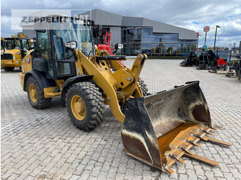 Riteņu iekrāvējs CATERPILLAR 906