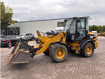 Riteņu iekrāvējs CATERPILLAR 908M