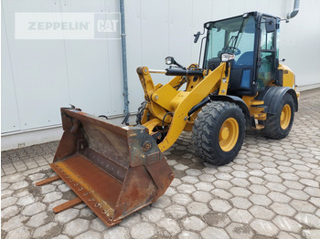 Riteņu iekrāvējs CATERPILLAR 908M