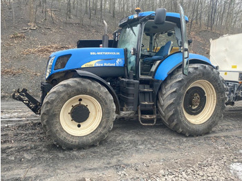 Traktors NEW HOLLAND T7050