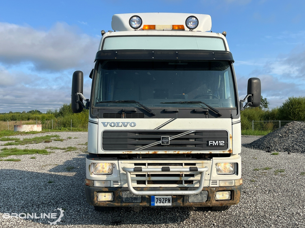 1999 Volvo FM12 8x4 Metsatehnika veok - Autovedējs: foto 3 1999 Volvo FM12 8x4 Metsatehnika veok - Autovedējs: foto 3