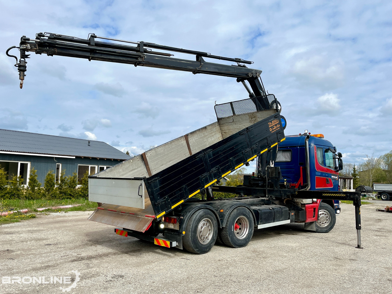 2002 SCANIA R114 6X2*4 Tipper+HIAB 166-e5 crane - Kravas automašīna pašizgāzējs, Kravas auto ar manipulatoru: foto 5 2002 SCANIA R114 6X2*4 Tipper+HIAB 166-e5 crane - Kravas automašīna pašizgāzējs, Kravas auto ar manipulatoru: foto 5