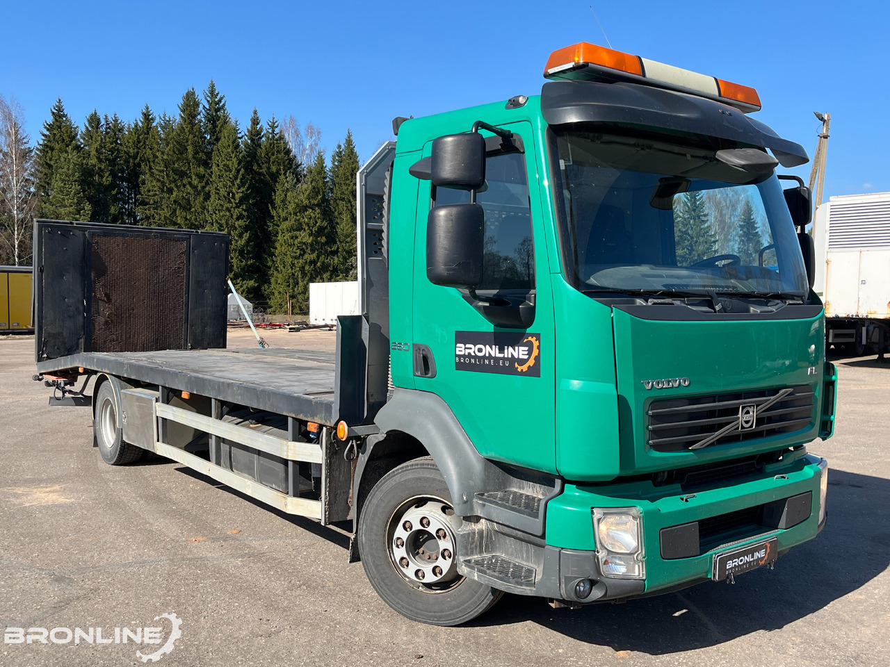 2010 VOLVO FL 260 Puksiir - Bortu kravas automašīna/ Platforma: foto 1 2010 VOLVO FL 260 Puksiir - Bortu kravas automašīna/ Platforma: foto 1