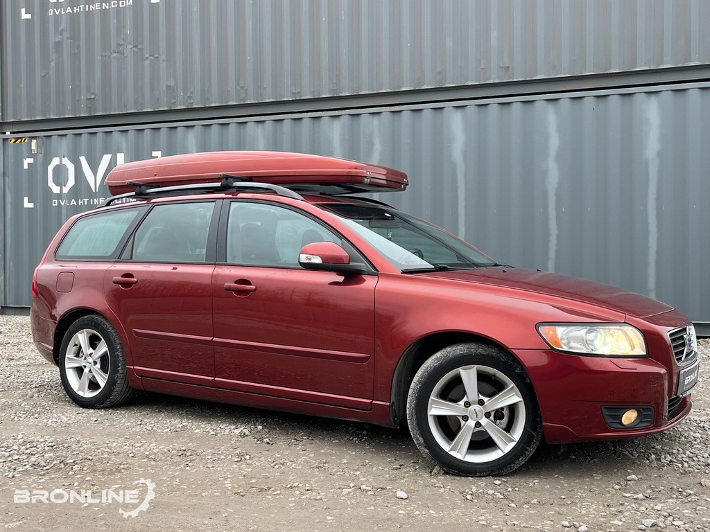 2010 Volvo V50 Facelift 1.6 80kW - Vieglā automašīna: foto 2 2010 Volvo V50 Facelift 1.6 80kW - Vieglā automašīna: foto 2