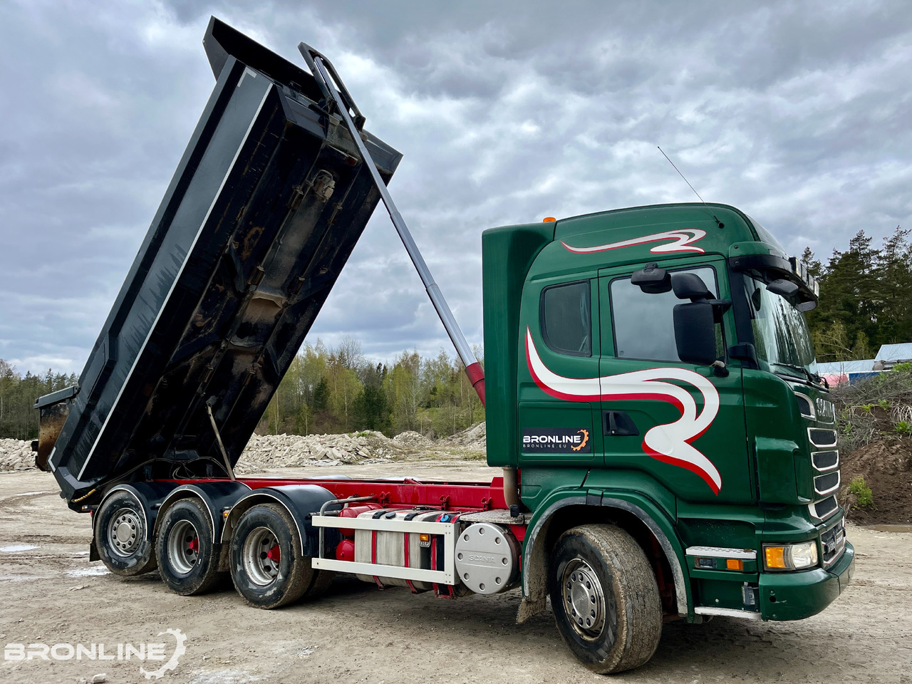 2013 V8 SCANIA R560 8X4 Tipper/Kallur/Retarder - Kravas automašīna pašizgāzējs: foto 4 2013 V8 SCANIA R560 8X4 Tipper/Kallur/Retarder - Kravas automašīna pašizgāzējs: foto 4