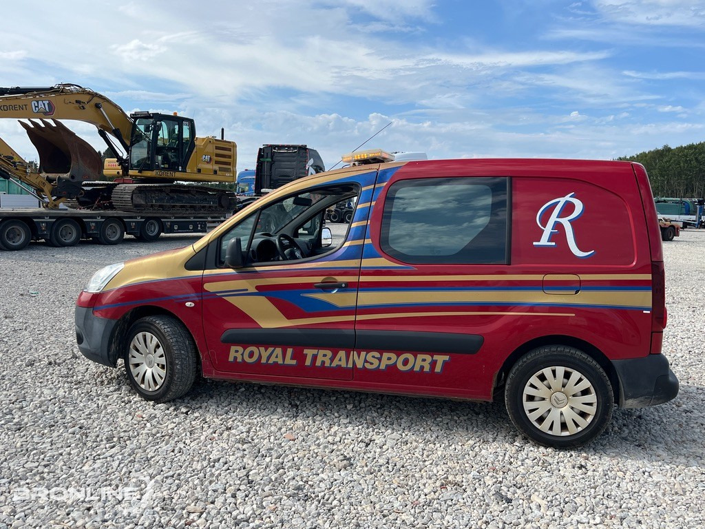 2015 Citroën Berlingo 1.6 84kW - Vieglā automašīna: foto 3 2015 Citroën Berlingo 1.6 84kW - Vieglā automašīna: foto 3