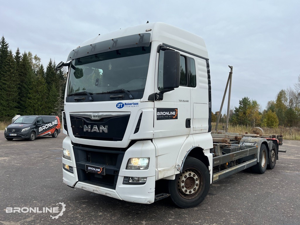 2016 MAN TGX 26.440 6x2 BDF - Konteineru vedējs/ Kravas automašīna ar noņemamā virsbūve: foto 1 2016 MAN TGX 26.440 6x2 BDF - Konteineru vedējs/ Kravas automašīna ar noņemamā virsbūve: foto 1