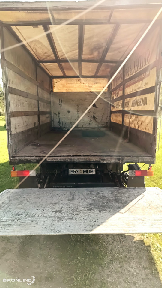 Mercedes-Benz Vario 812 4x2 tent box + lift N2 - Kravas automašīna ar tentu: foto 4 Mercedes-Benz Vario 812 4x2 tent box + lift N2 - Kravas automašīna ar tentu: foto 4