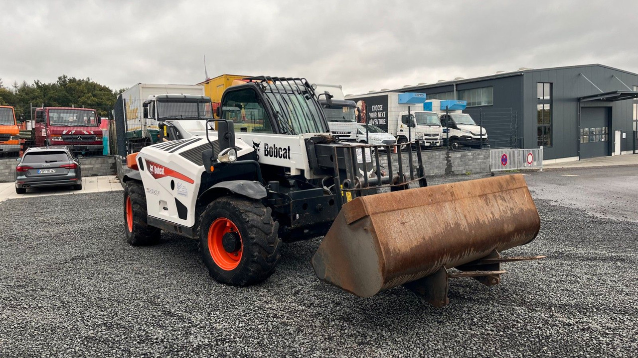 Bobcat T35.105LB Teleskoplader 7600 Kg Gabel Schaufel - Riteņu iekrāvējs: foto 3 Bobcat T35.105LB Teleskoplader 7600 Kg Gabel Schaufel - Riteņu iekrāvējs: foto 3