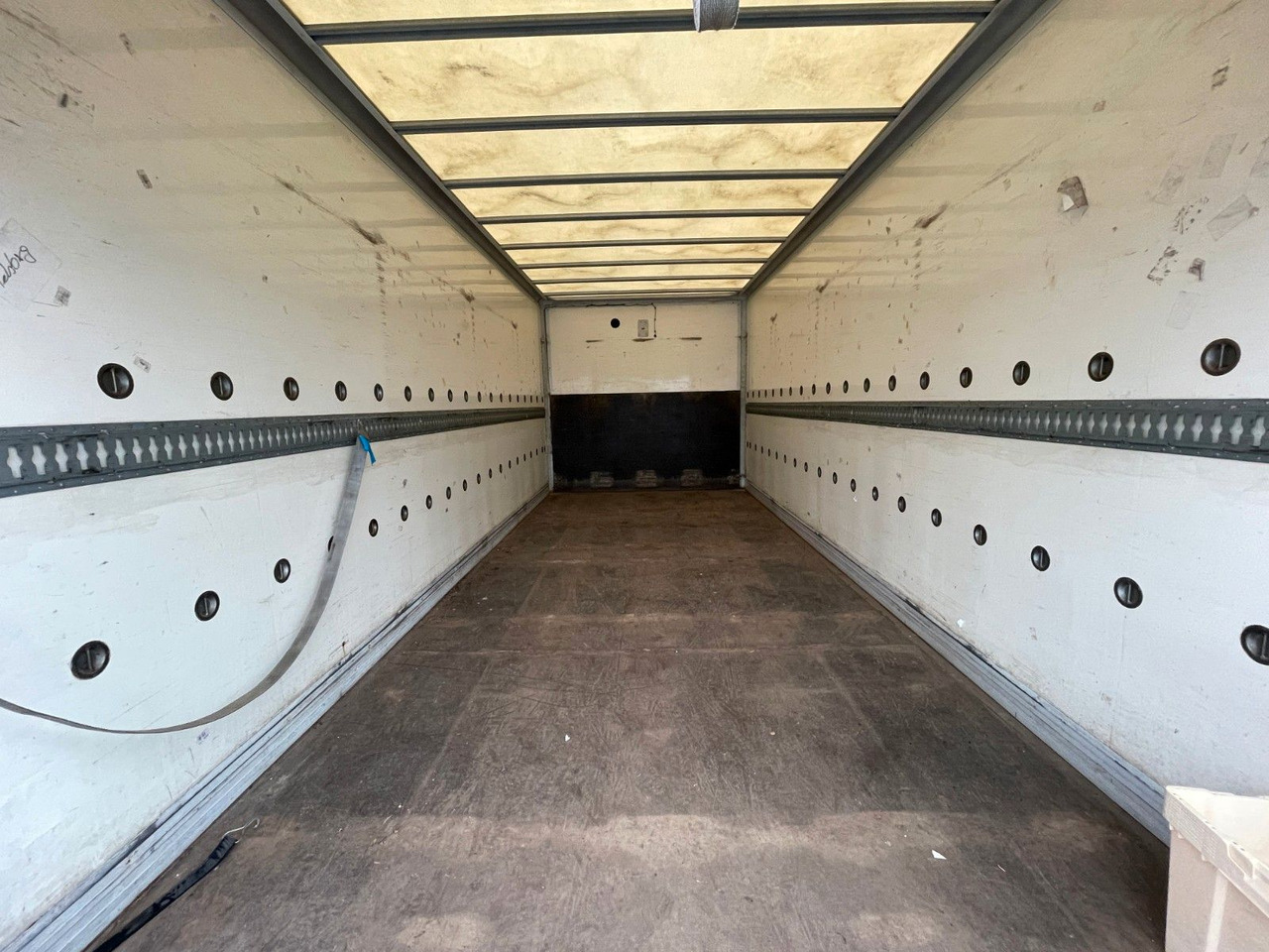 Iveco ML75E18 Blumen Koffer LBW Klimaanlage EEV ML80 Iveco ML75E18 Blumen Koffer LBW Klimaanlage EEV ML80 - Furgons ar slēgtā virsbūve: foto 5 Iveco ML75E18 Blumen Koffer LBW Klimaanlage EEV ML80 Iveco ML75E18 Blumen Koffer LBW Klimaanlage EEV ML80 - Furgons ar slēgtā virsbūve: foto 5