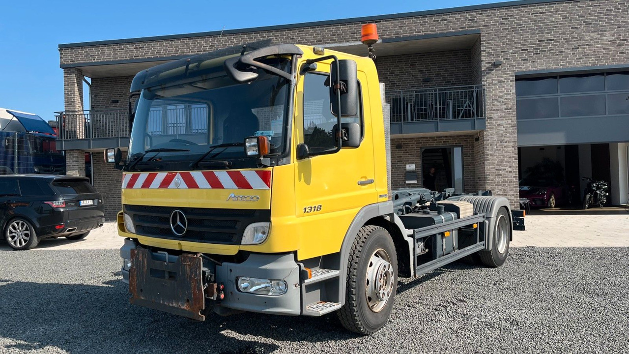 Mercedes-Benz 1318 1218 Abrollkipper Mercedes-Benz 1318 1218 Abrollkipper - Pacēlājs ar āķi: foto 2 Mercedes-Benz 1318 1218 Abrollkipper Mercedes-Benz 1318 1218 Abrollkipper - Pacēlājs ar āķi: foto 2