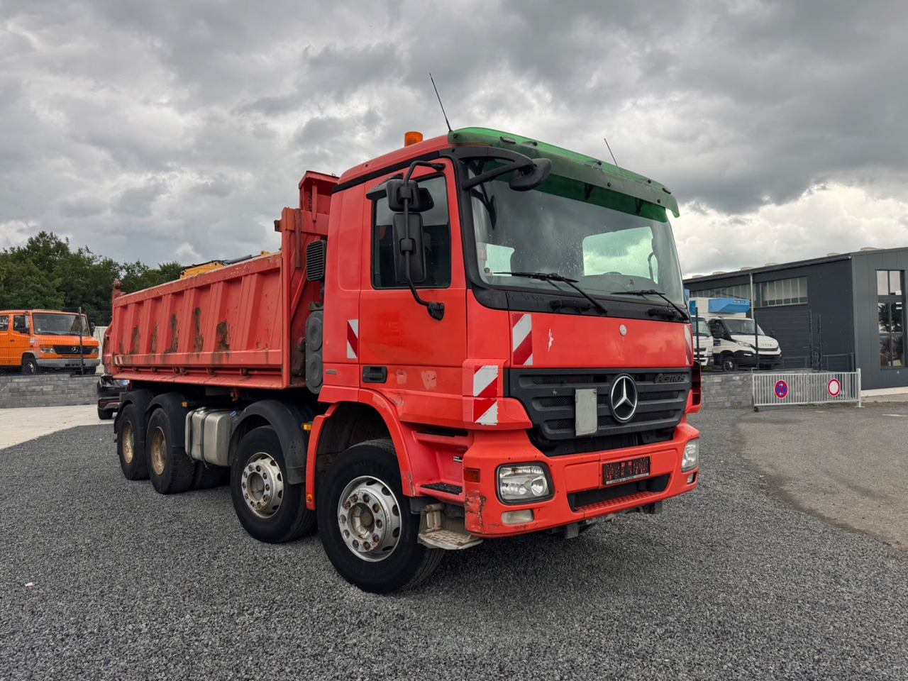 Mercedes-Benz Actros 3244 Dreiseitenkipper Meiller Bordm 8x4 - Kravas automašīna pašizgāzējs: foto 5 Mercedes-Benz Actros 3244 Dreiseitenkipper Meiller Bordm 8x4 - Kravas automašīna pašizgāzējs: foto 5