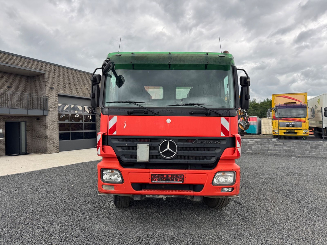 Mercedes-Benz Actros 3244 Dreiseitenkipper Meiller Bordm 8x4 - Kravas automašīna pašizgāzējs: foto 4 Mercedes-Benz Actros 3244 Dreiseitenkipper Meiller Bordm 8x4 - Kravas automašīna pašizgāzējs: foto 4