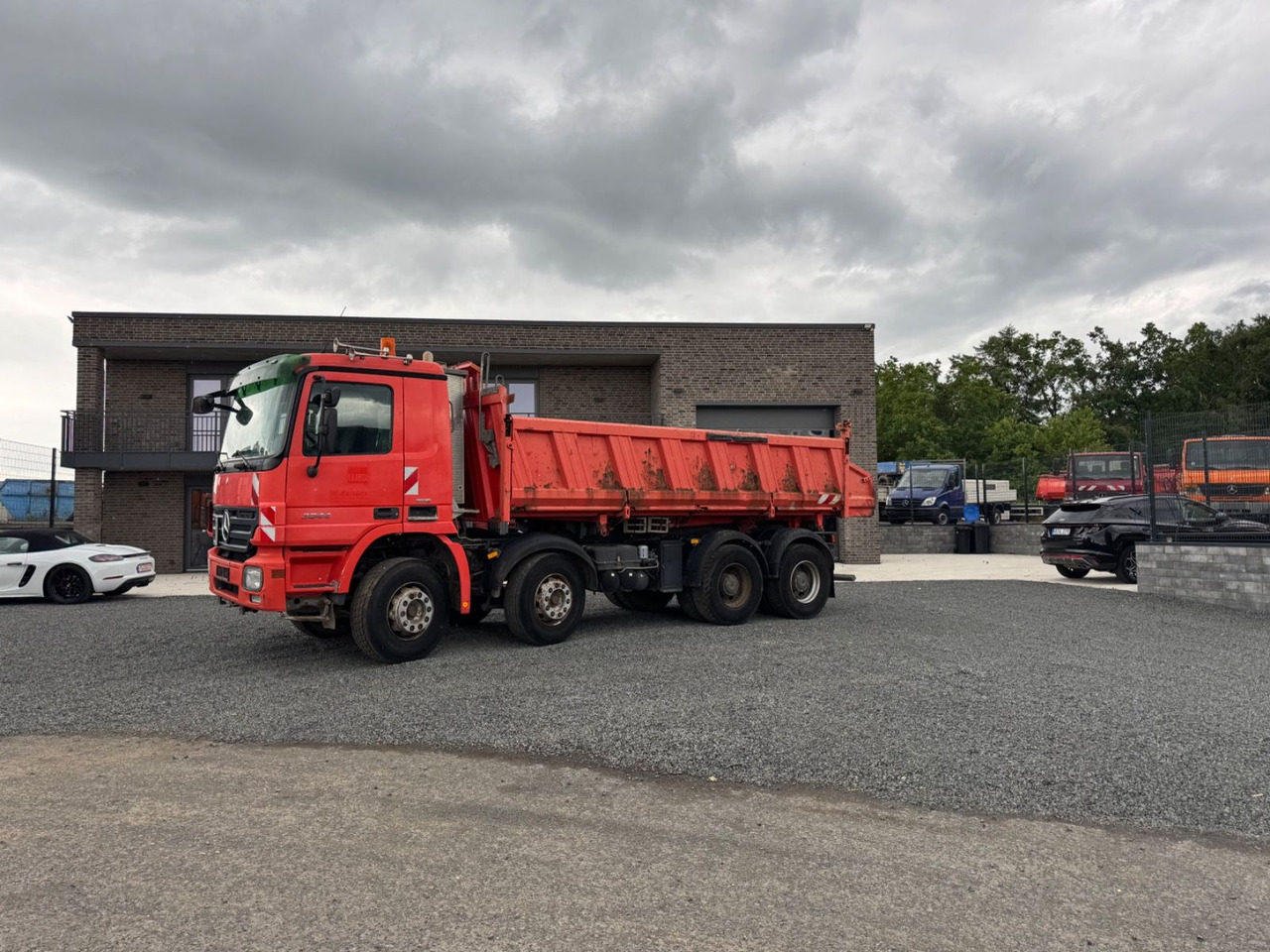 Mercedes-Benz Actros 3244 Dreiseitenkipper Meiller Bordm 8x4 - Kravas automašīna pašizgāzējs: foto 1 Mercedes-Benz Actros 3244 Dreiseitenkipper Meiller Bordm 8x4 - Kravas automašīna pašizgāzējs: foto 1