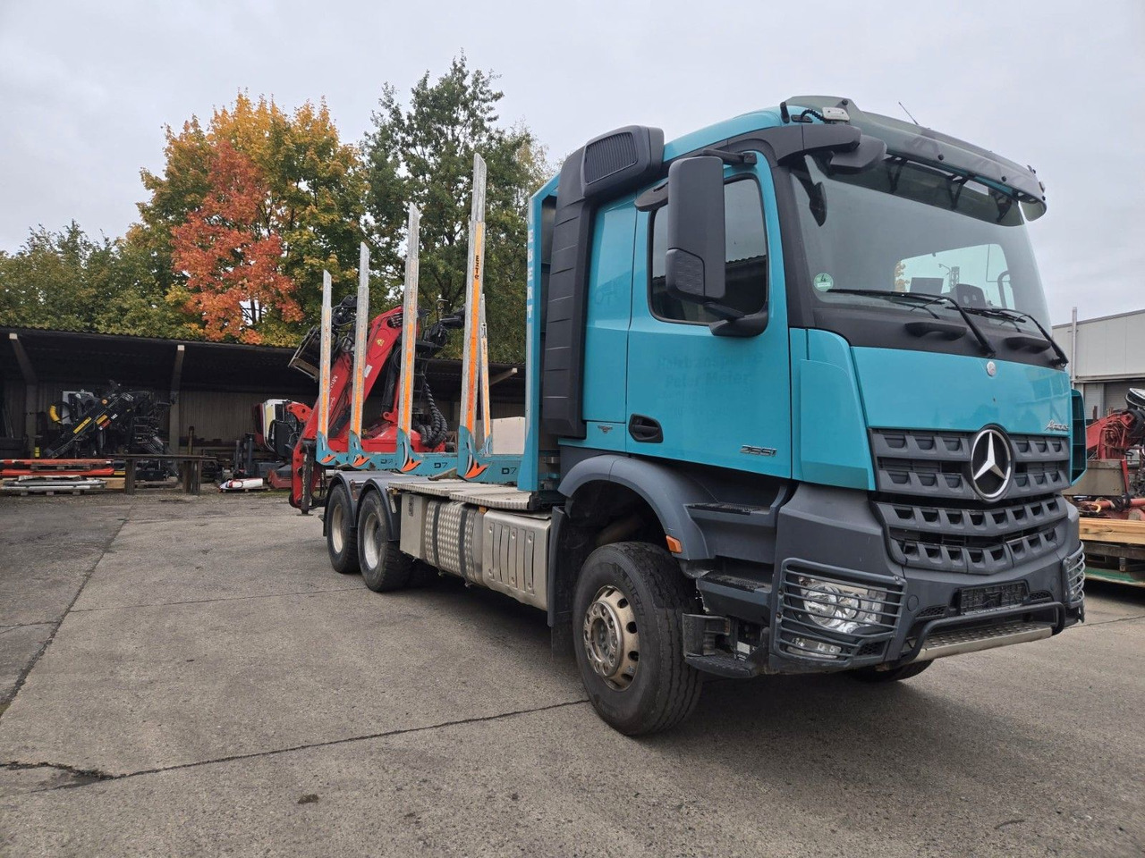 Mercedes-Benz Arocs 2651 Holztransporter Blatt Blatt Kran - Kokvedējs, Kravas auto ar manipulatoru: foto 1 Mercedes-Benz Arocs 2651 Holztransporter Blatt Blatt Kran - Kokvedējs, Kravas auto ar manipulatoru: foto 1